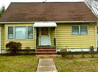 946 Raritan Rd, Clark, NJ 07066