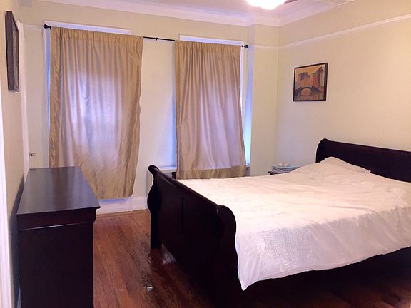 4th image of 120 W 58th St APT 2D