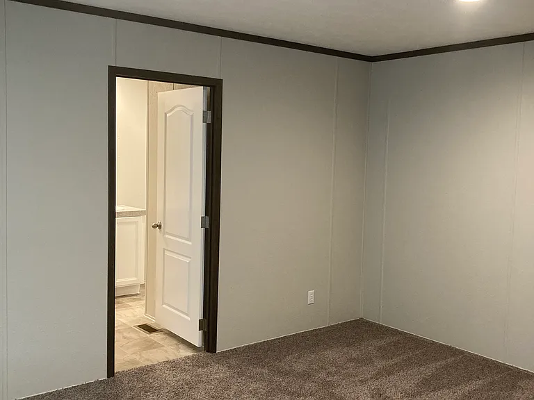 123 W 55th Pl — Photo 2