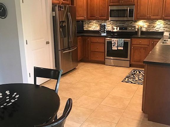 4th image of 10683 Tecumseh Dr