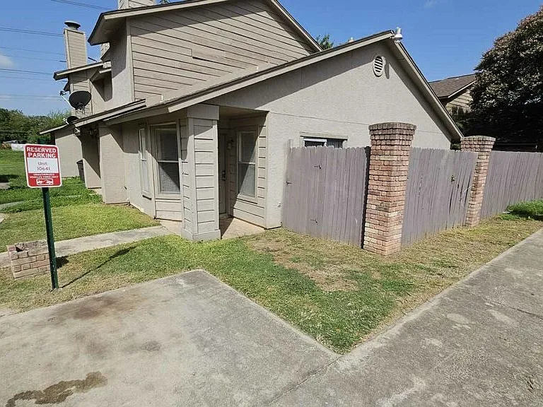 10641 Starcrest Dr — Photo 7