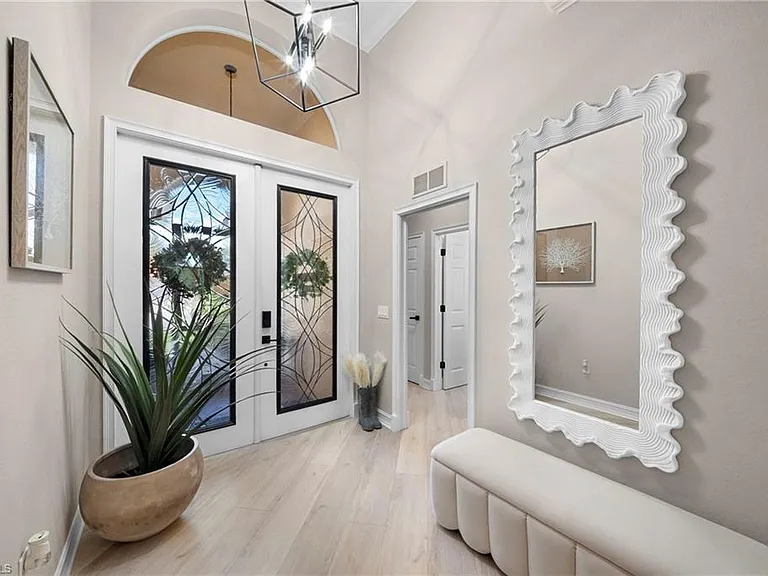 14321 Manchester Dr — Photo 3