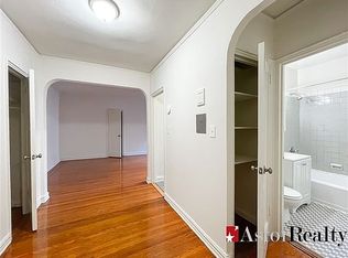 31-74 29th St #3N, Astoria, NY 11106