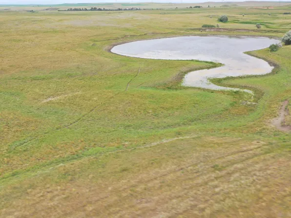 13000 38th St SW, Belfield, ND 58622