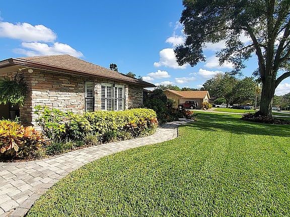 5th image of 1810 Stella Ct N