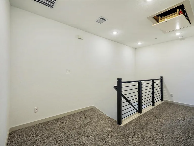 543 Eiseley Dr — Photo 10