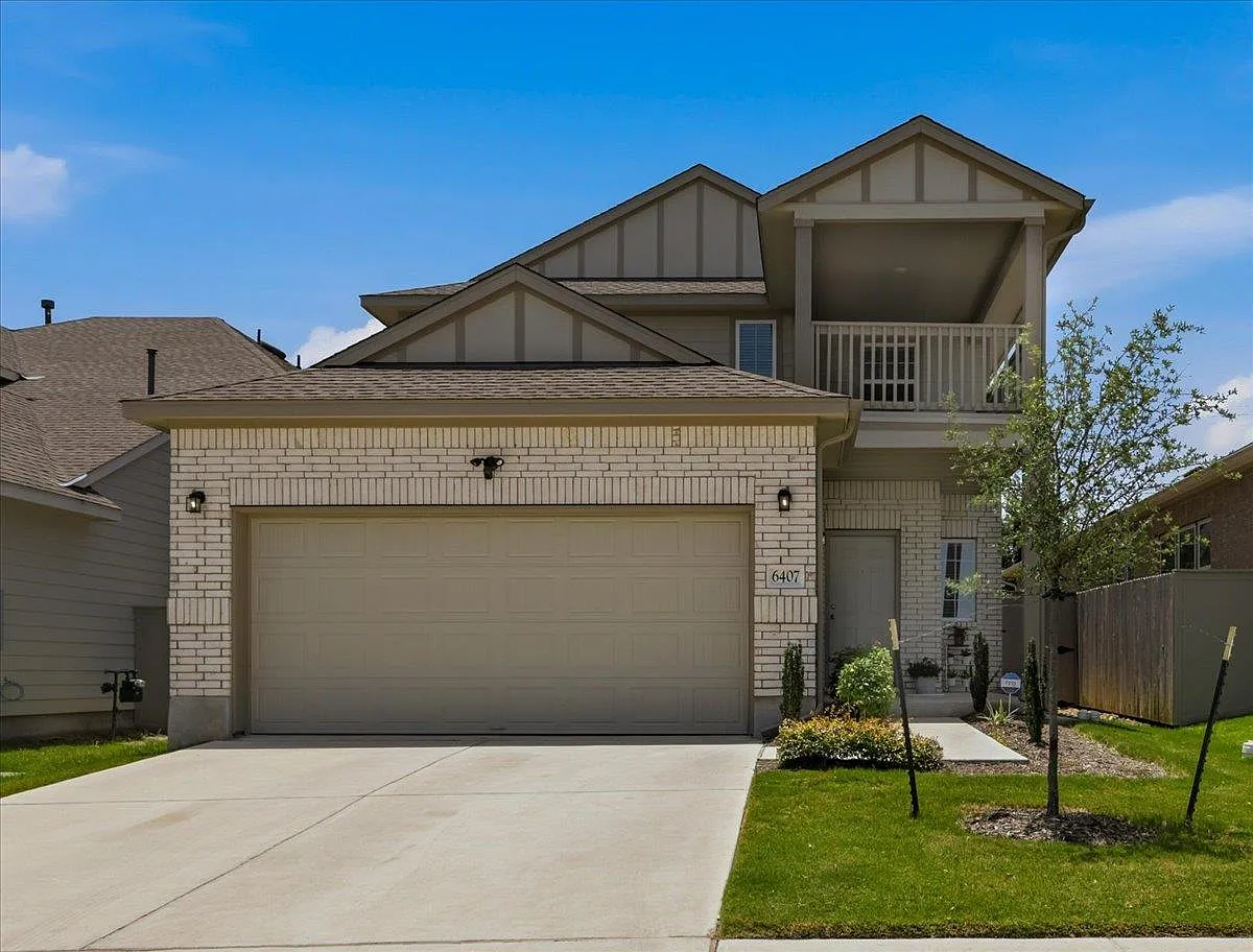 3 bed, 2.5 bath, 2114 sqft, $2,450 — Photo 1