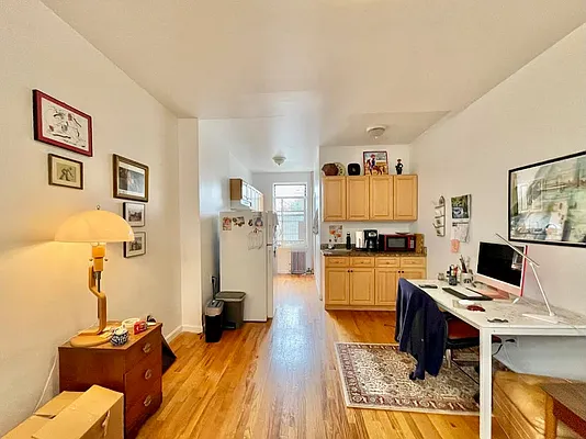 Rented by Parlor Real Estate Corp | media 7