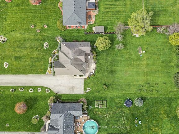 3rd image of 9538 Tower Rd