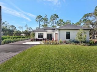 537 1st St NW, Naples, FL 34120
