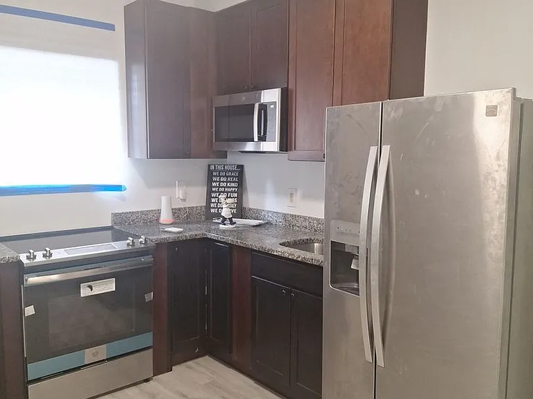 612 N Glover St — Photo 4