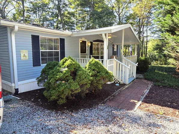 14 Silver Fox Run, Hendersonville, NC 28792