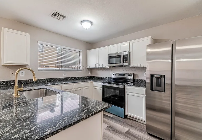 9425 W Wilshire Ave — Photo 9