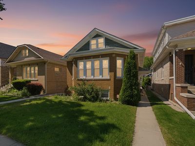 6126 W Roscoe St, Chicago, IL, 60634