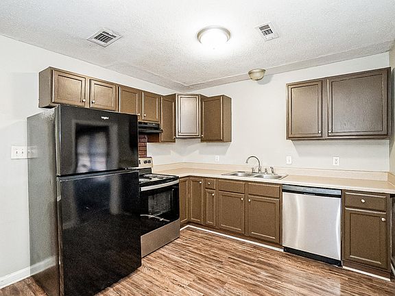 5th image of 3253 Stonehaven Dr