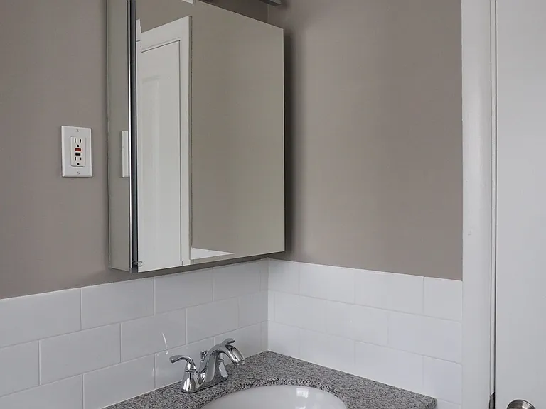 10 Longwood Dr #10 — Photo 18