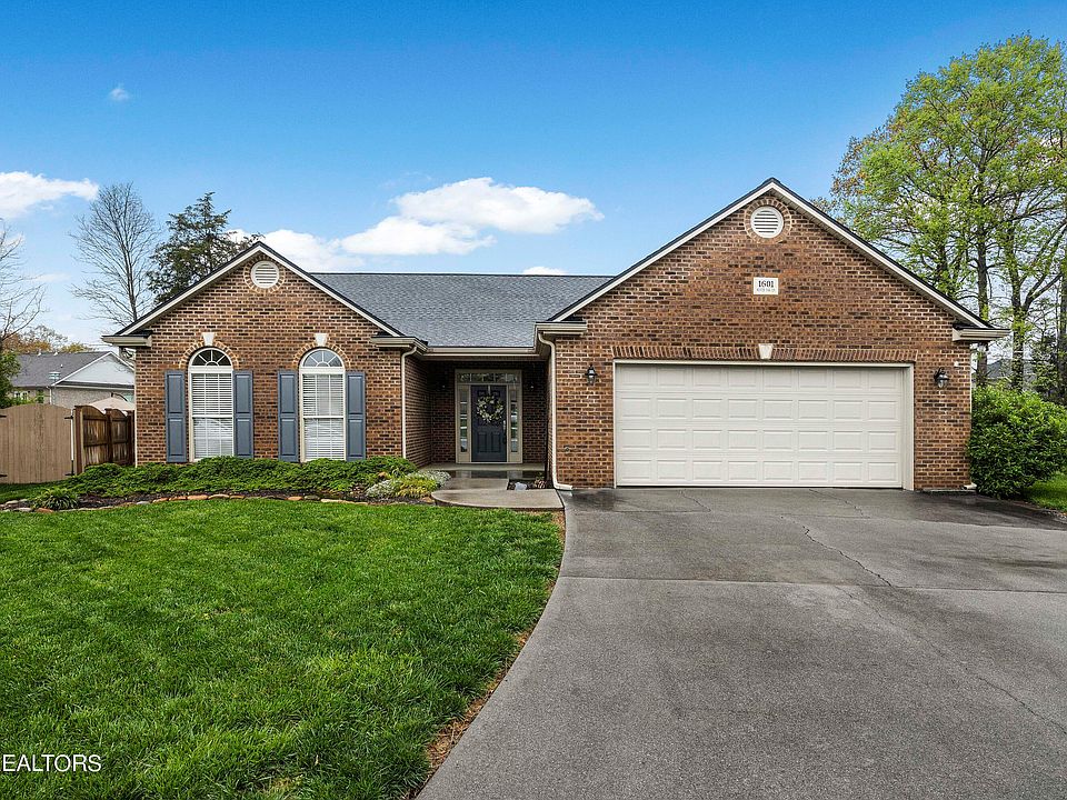 1st image of 1601 Silver Oaks Ln