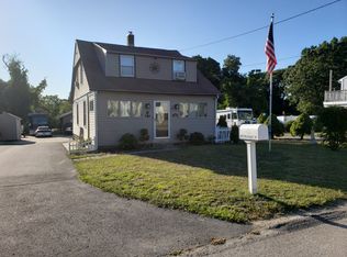 429 Nausauket Rd, Warwick, RI 02886
