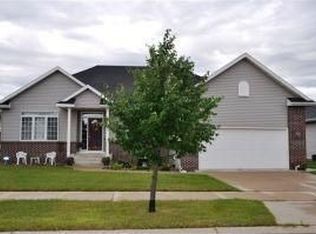 2883 Viola Heights Dr NE, Rochester, MN 55906