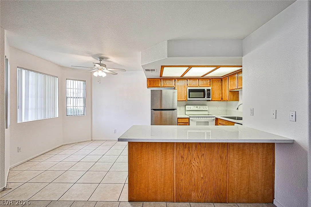 2 bed, 2.0 bath, 959 sqft, $1,250 — Photo 3