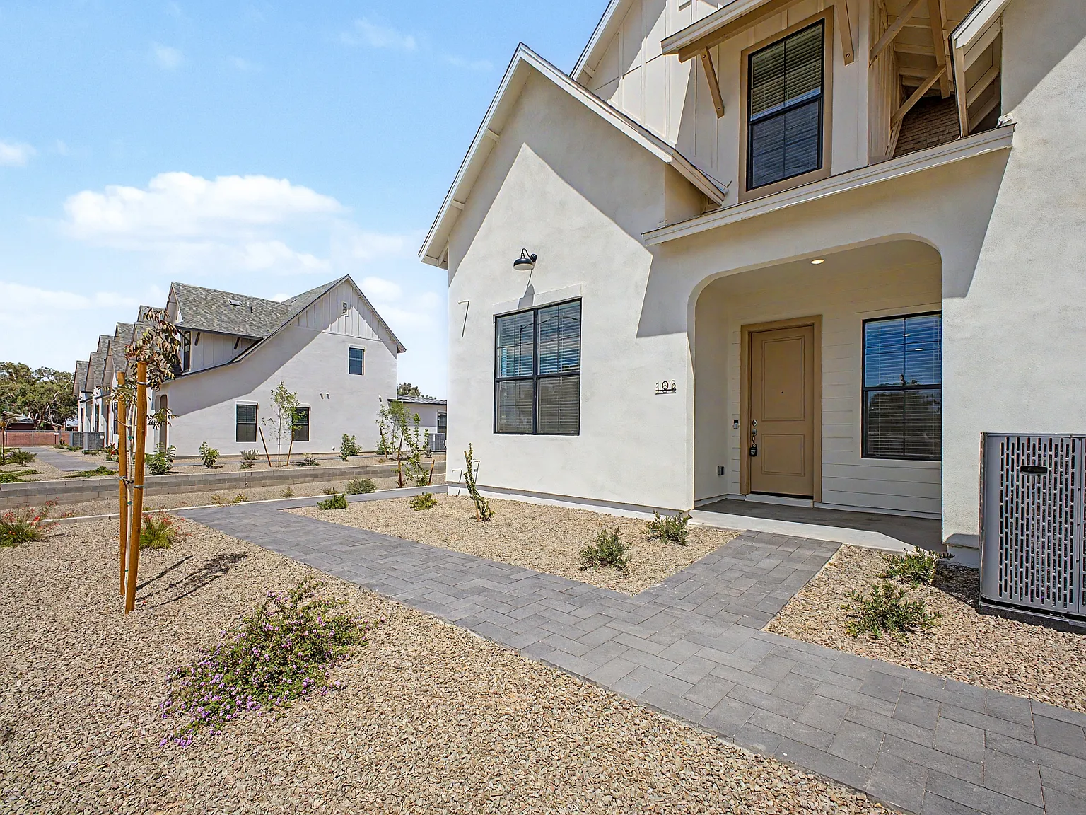 3 bed, 2.5 bath, 1818 sqft, $1,995 — Photo 2