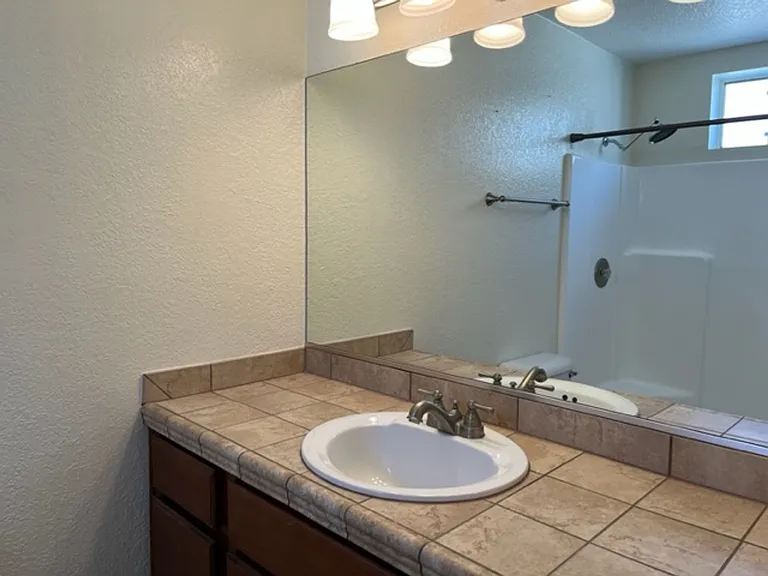 2425 Seabring Dr — Photo 7