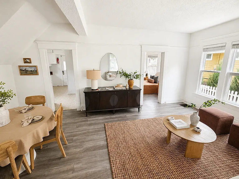 1818 W Washington St — Photo 1