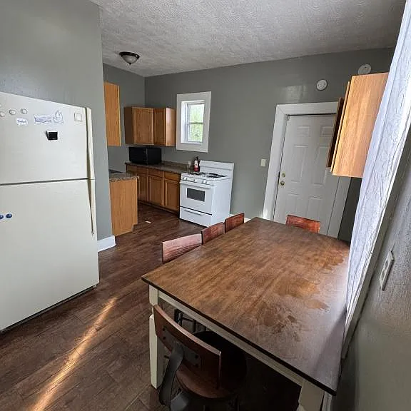 1014 Considine Ave — Photo 7