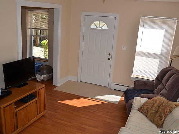3rd image of 12 Bush Ave