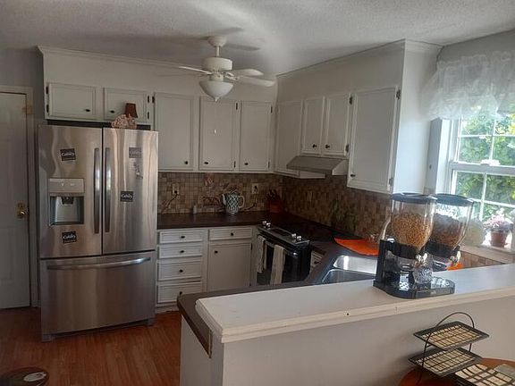 2nd image of 3315 Whitebridge Ln