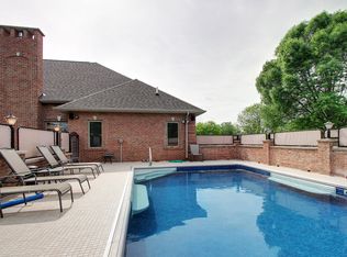 4331 Bunker Dr, Quincy, IL 62305