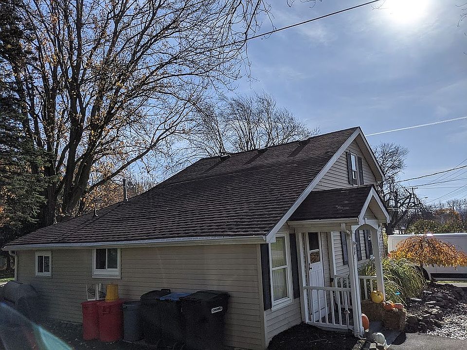 2nd image of 3232 Union St