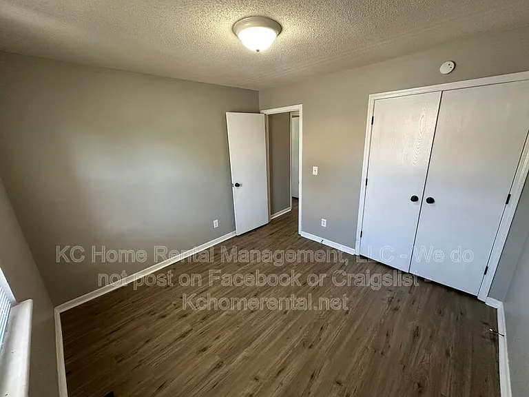 6337 N Wyandotte St — Photo 15