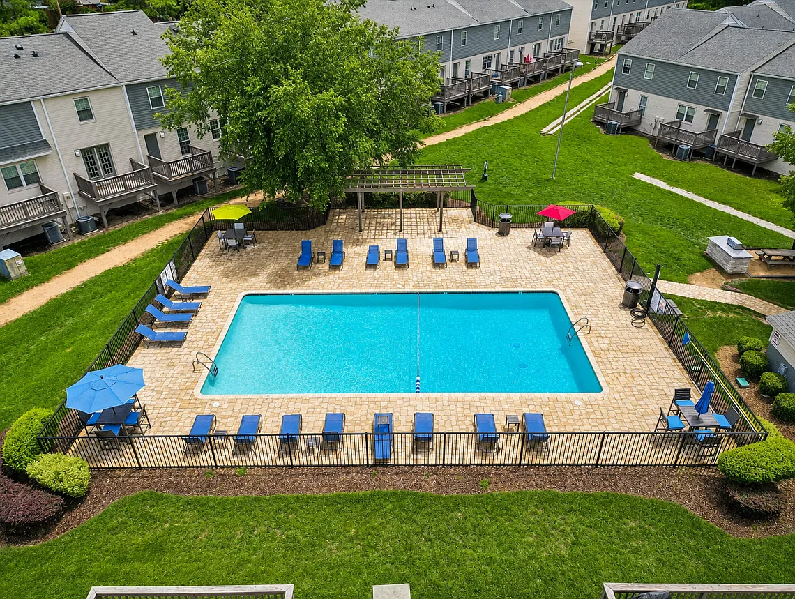 Vetra Forest Hills - Lexington Street — Photo 1