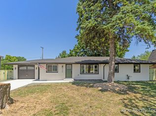 365 E 40th St, Holland, MI 49423