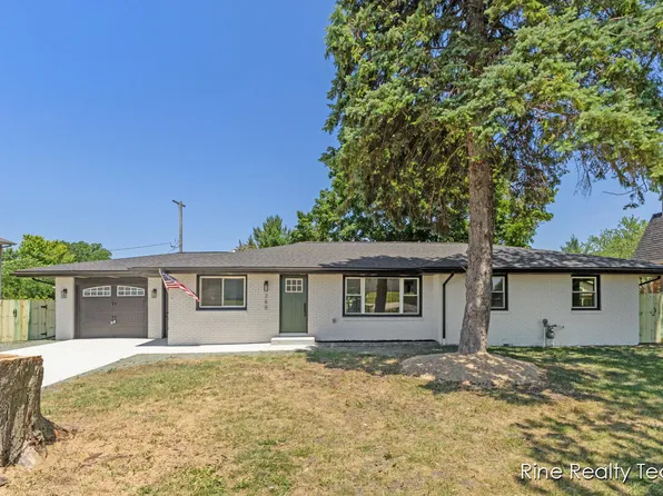 365 E 40th St, Holland, MI 49423