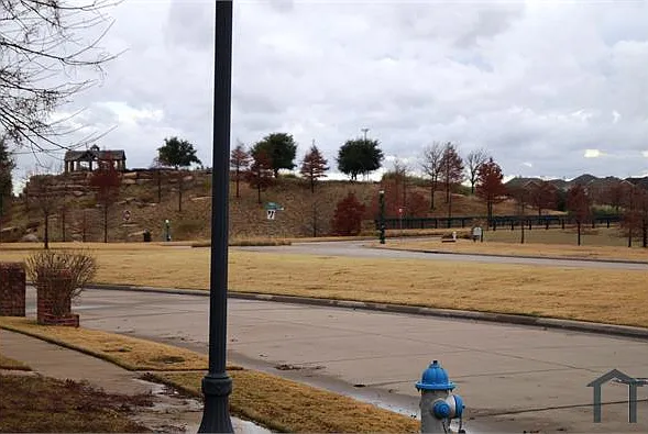 4 bed, 2554 sqft, $3,400 — Photo 4