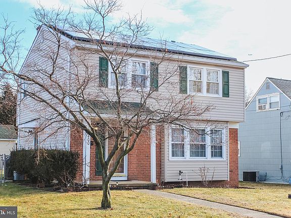 2nd image of 2400 Clement Ave