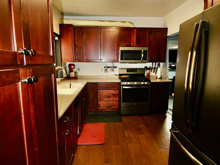 744 NW Claypool St — Photo 4