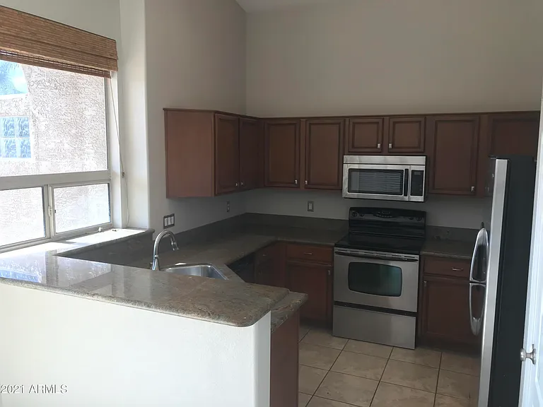 4319 E Tether Trl — Photo 2