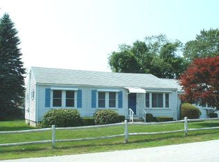 2 Frank Low St, Narragansett, RI 02882