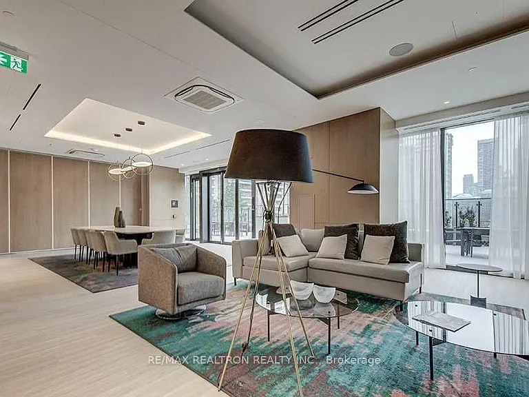 575 Bloor St E #2208 — Photo 39