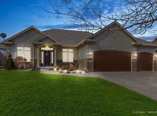 6618 Hampton Ct, Johnston, IA 50131