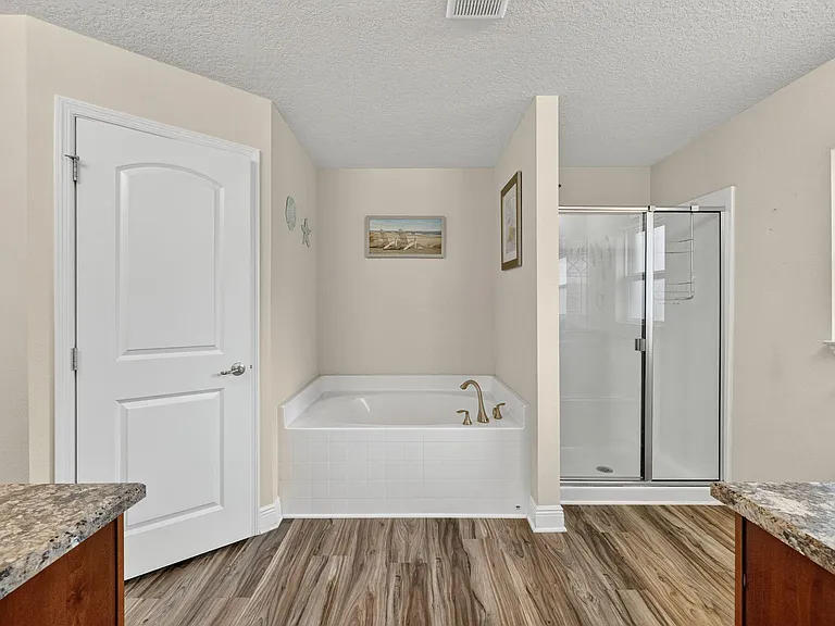 5547 NW Cordrey St — Photo 29