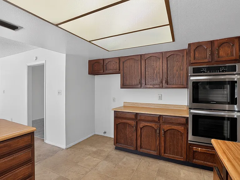 3936 W Dailey St — Photo 9