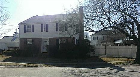 2nd image of 55 Roger Williams Cir