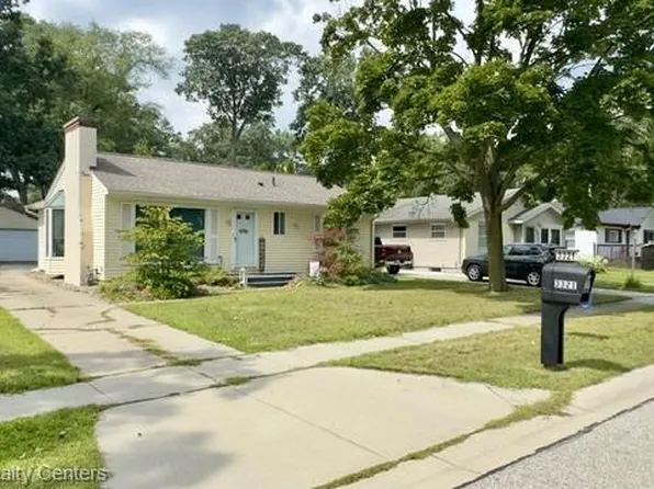 3321 Pine Grove Ave, Port Huron, MI 48060