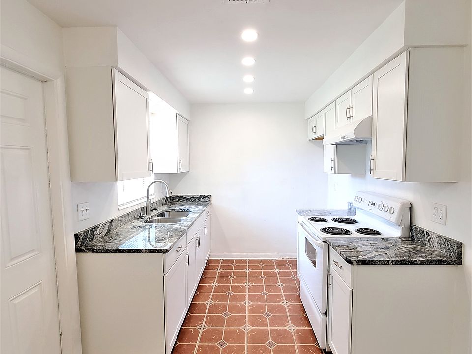 Kitchen /Dining area