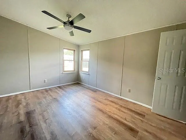 909 Orchid St — Photo 12