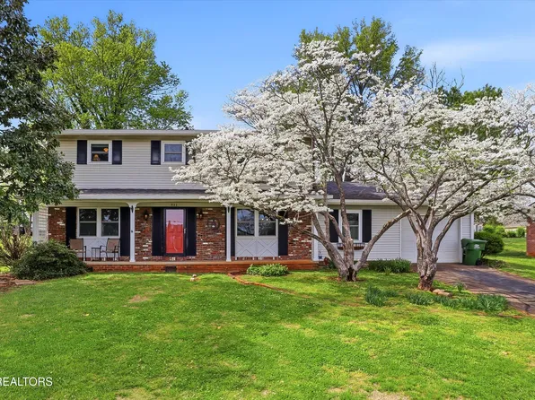 911 Willow Dr, Maryville, TN 37803